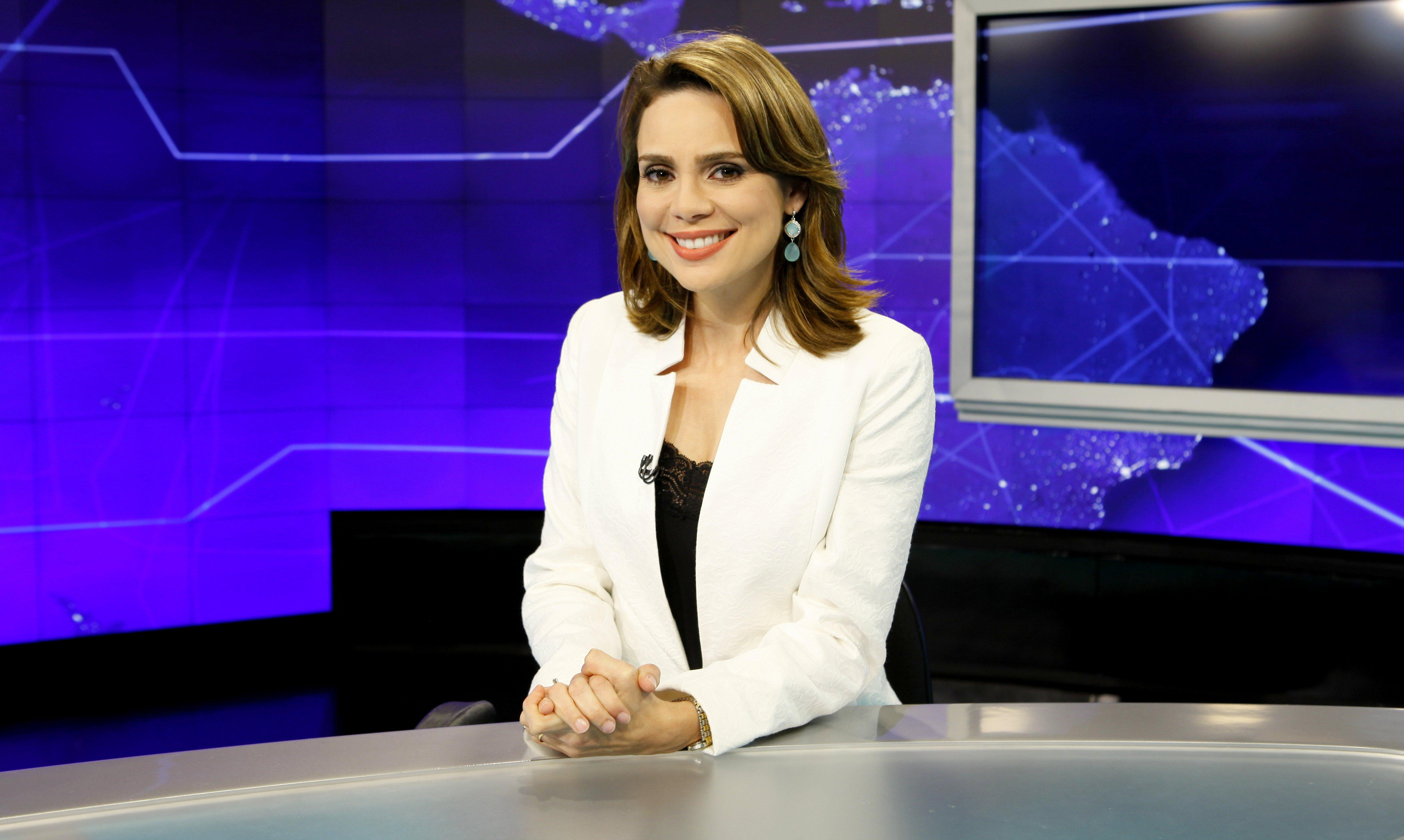 Rachel Sheherazade reforça site com coluna política