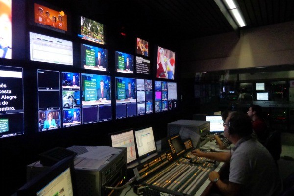 Telespectadores reclamam de estratégia de programação da Globo
