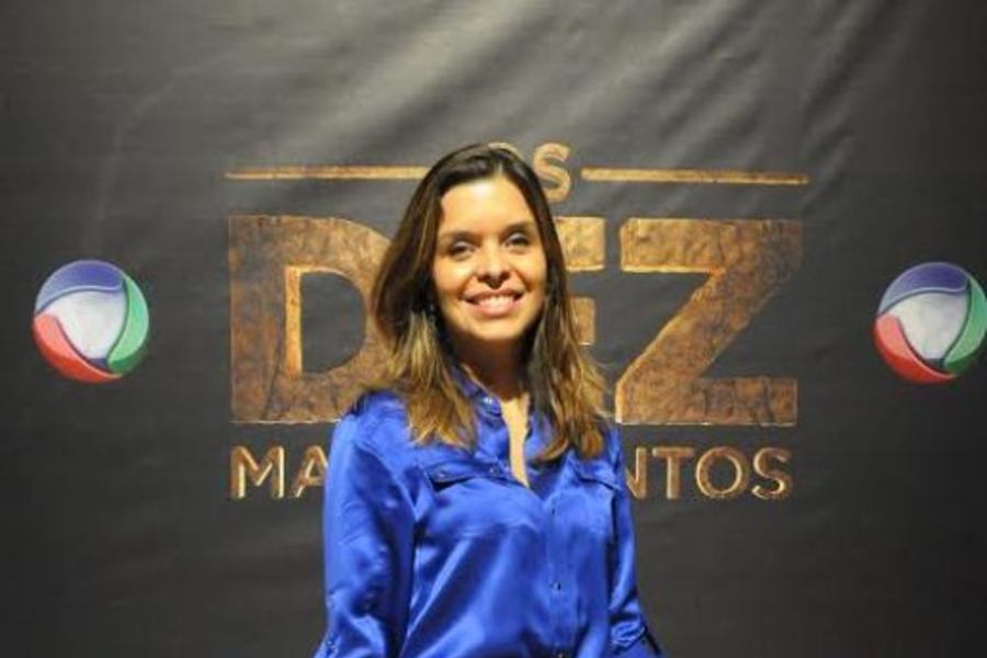 Autora de “Os Dez Mandamentos” comemora sucesso da novela e diz que seguirá escrevendo tramas bíblicas