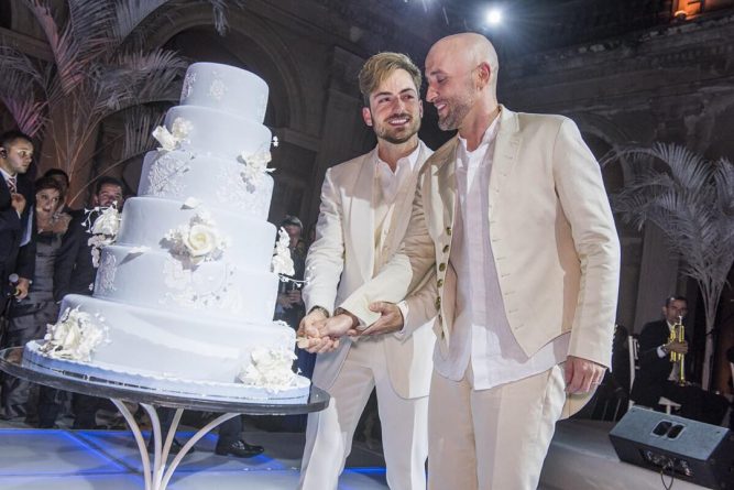 Paulo Gustavo mostra foto de seu casamento com Thales Bretas
