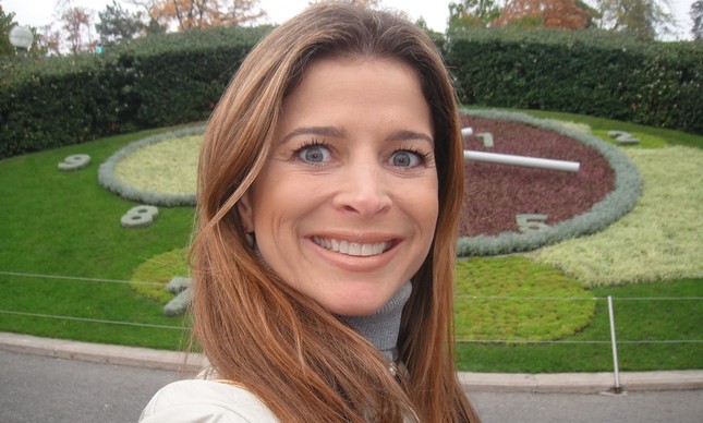 Mulher de Eduardo Cunha negociou retorno à televisão com a RedeTV!