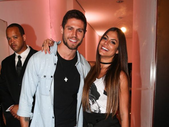 Namorada diz para ex-BBB que só está com ele por causa do tamanho do seu “documento”