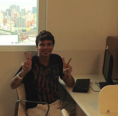 Netinho tem alta e passa o Natal com a família em casa de praia na Bahia