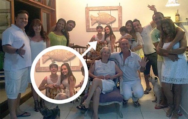 Larissa Manoela mostra foto do primeiro réveillon com João Guilherme