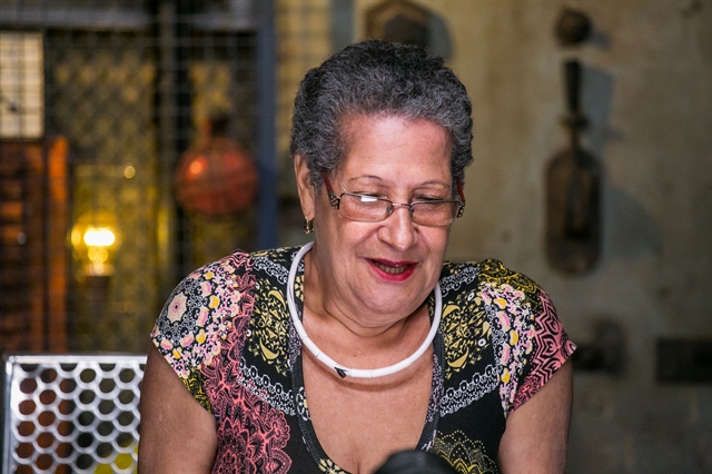 “BBB 16”: Geralda comete gafe e pede Troféu Imprensa para Pedro Bial