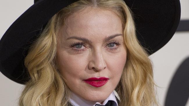 Madonna se irrita com crítica de seguidora e bate boca nas redes sociais