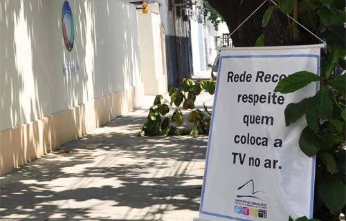 Record suspende parceria com Gugu Liberato por medo de processo