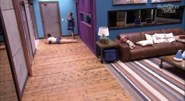 “BBB 16”: Maria Claudia e Geralda brigam feio durante festa