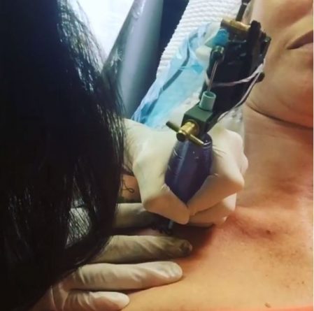 Luana Piovani resolve homenagear os filhos com uma tatuagem antes de posar para a Playboy