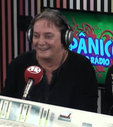 “Não vejo, troco de canal”, diz Fábio Jr. sobre cenas quentes de Cléo Pires