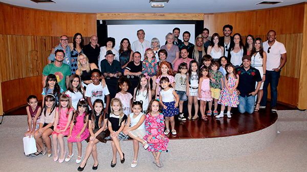 SBT promove primeiro encontro com elenco de “Carinha de Anjo”; veja foto