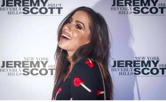 Anitta vira meme nas redes sociais após procedimento estético dar errado