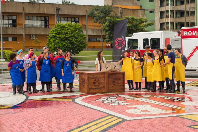 Candidatos encaram a primeira prova em equipe no “MasterChef”
