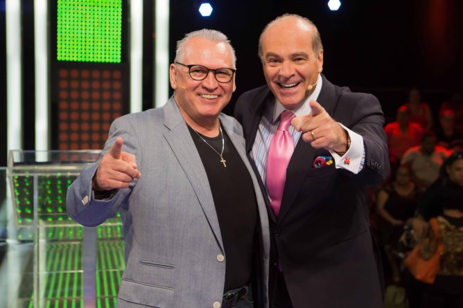 Dono da Ultrafarma participa do “Mega Senha” e surpreende Marcelo de Carvalho ao mudar regra do game show