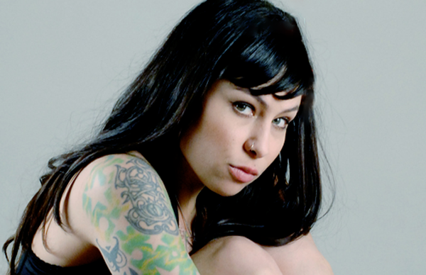 Cantora Pitty anuncia que está grávida do primeiro filho