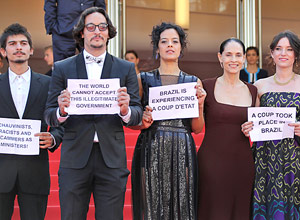Festival de Cannes vira palco de manifestações contra o governo de Michel Temer