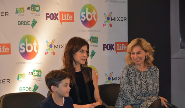 (Foto: Enzo Barone, Chris Ubach e Daniela Escobar na coletiva de imprensa "A Garota da Moto"/Paulo Carvalho/Bastidores Da TV)