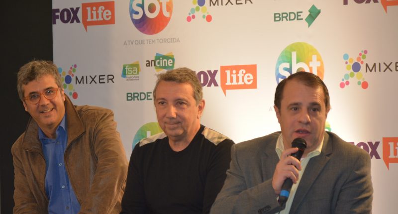 (Foto: Zico Goes, diretor de Conteúdo e Produção da FOX, João Daniel Tikhomiroff, criador e diretor-geral artístico da série e Fernando Pelefio, diretor de Planejamento Artístico e Crianção do SBT/Paulo Carvalho/Bastidores Da TV)