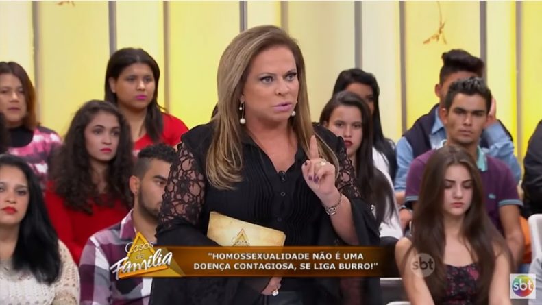 Christina Rocha se exalta com convidada homofóbica no “Casos de Família”