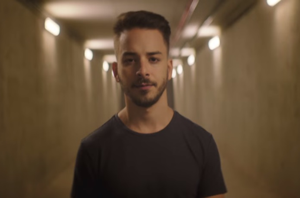 “Aquele que nunca saiu do armário”, diz Júnior, irmão da Sandy