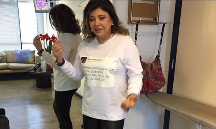 Roberta Miranda lança linha de camisetas com frases postadas no Twitter