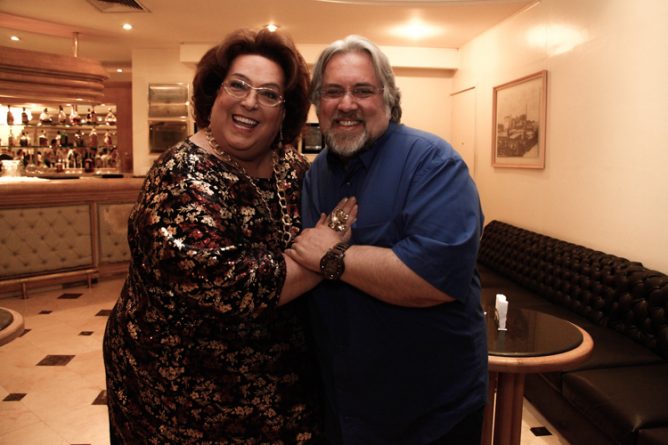 SBT pretende estrear programa de fofocas para bater o “Balanço Geral”