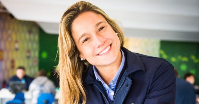 Fernanda Gentil apresenta “Globo Esporte” do estúdio da Globo no Parque Olímpico