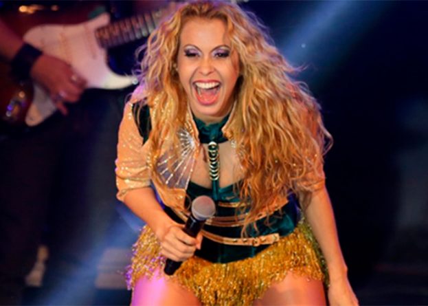 Joelma engata romance com rapaz que conheceu no dentista