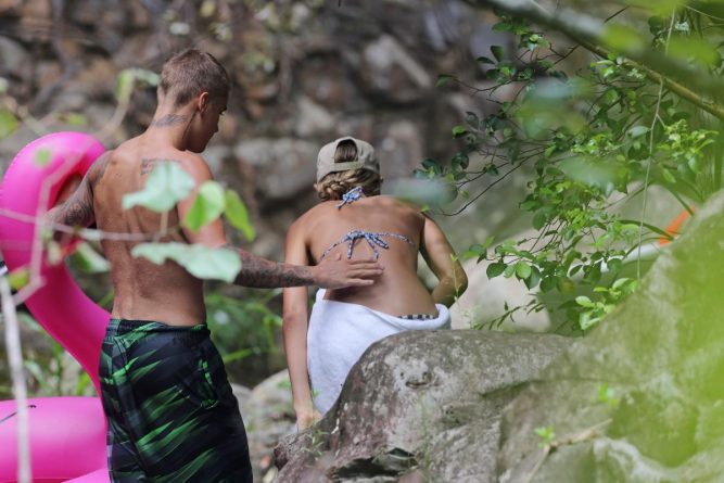 Justin Bieber é flagrado sem roupa em cachoeira; veja fotos