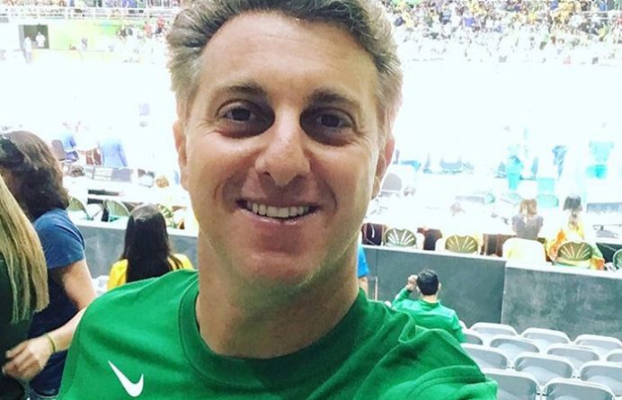 Luciano Huck é vaiado em ginásio e culpa crise: “Tem a ver com a situação do país”