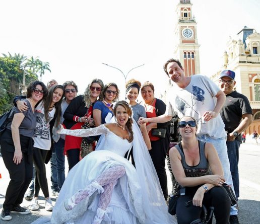Mariana Ximenes grava “Haja Coração” vestida de noiva no centro de São Paulo