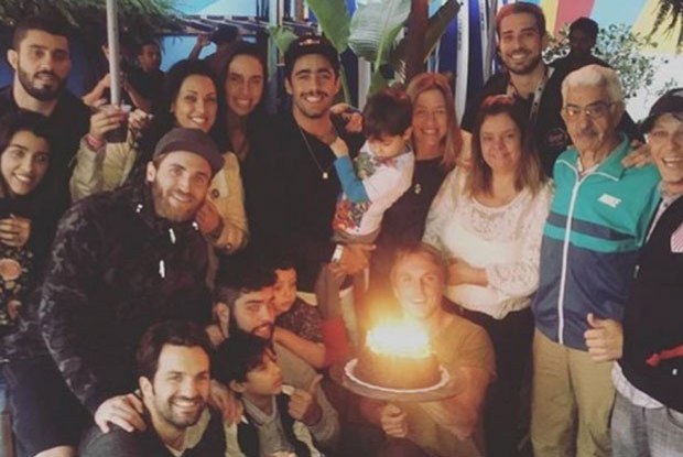 Pedro Scooby comemora aniversário sem Luana Piovani
