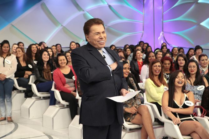 Silvio Santos resolve sair do estúdio para encontrar alguém especial neste domingo (14)