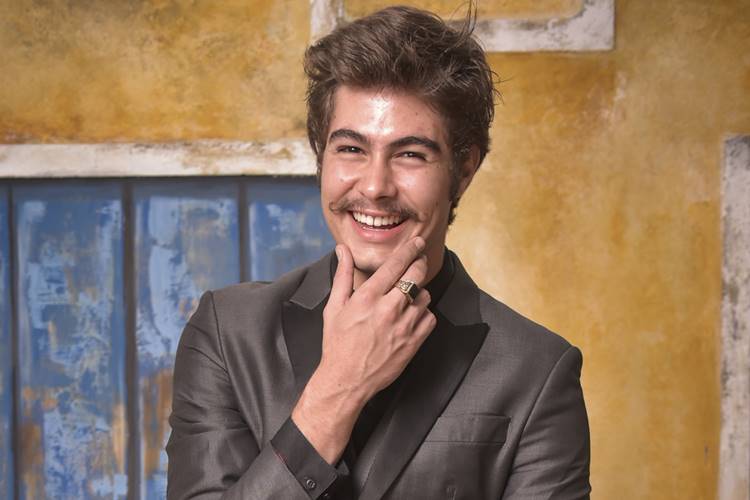 Rafael Vitti vai a show de Luan Santana para se preparar para nova novela; confira