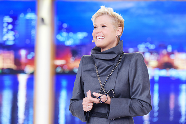 Após susto, Xuxa volta para São Paulo para gravar dois programas na Record