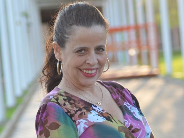 “Haja Coração”: Cristina Pereira usará figurino baseado na Fedora dos anos 80