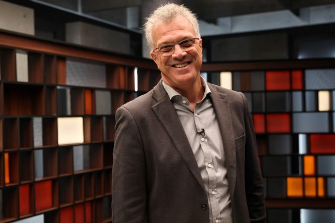 Pedro Bial monta equipe para novo talk show na Globo