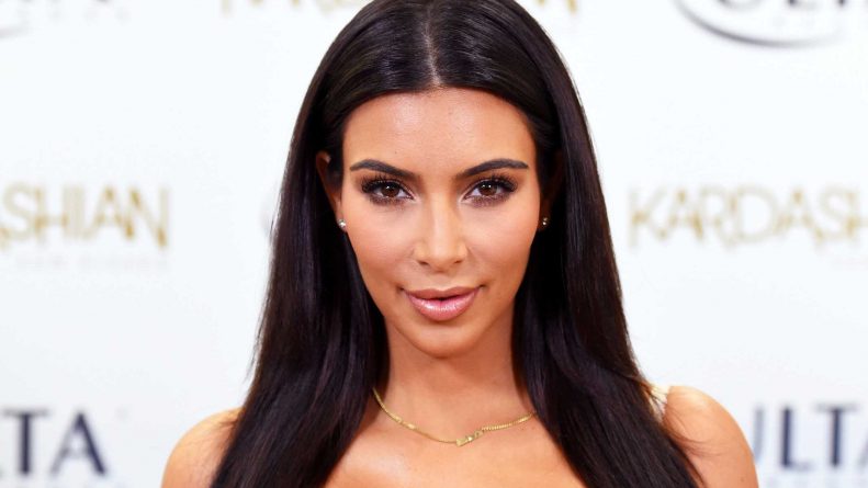 Kim Kardashian luta contra doença incurável no bumbum