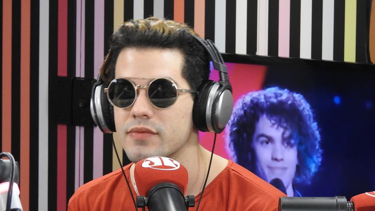 “O dom vem de Deus, mas trabalhar com música é oportunidade”, afirma Sam Alves em entrevista ao “Morning Show”