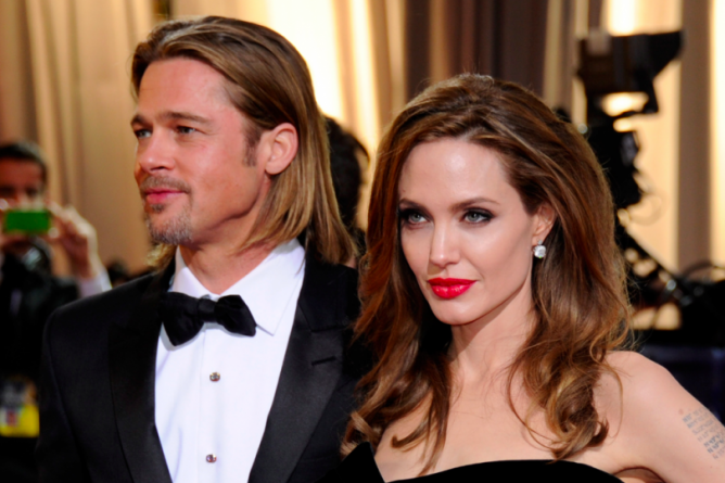 Brad Pitt tem se apoiado nos pais e nos filhos para suportar o divórcio