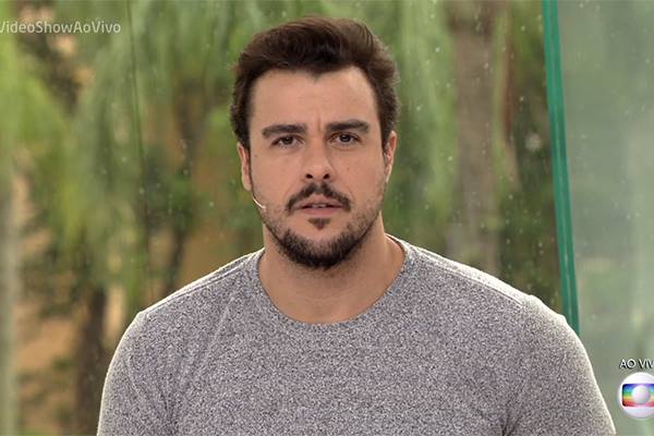Joaquim Lopes assiste a matéria sobre filha de ex no “Vídeo Show”