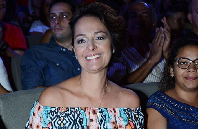 Edmara Barbosa pesquisa sobre templários e saltimbancos para primeira novela