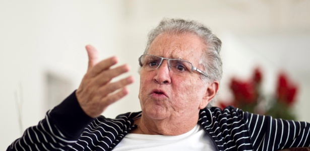 Carlos Alberto de Nóbrega fala sobre vida sexual com a esposa e assume ter ficado com prostitutas