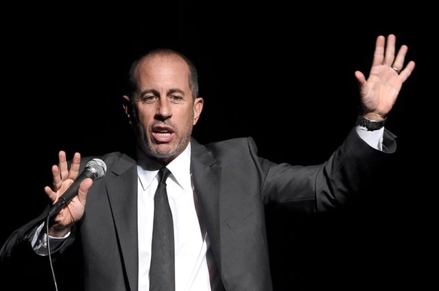 Jerry Seinfeld assina contrato com a Netflix