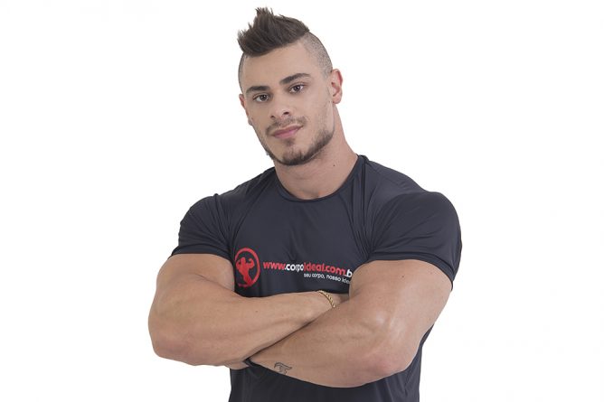 Leo Stronda se pronuncia sobre vazamento de nude