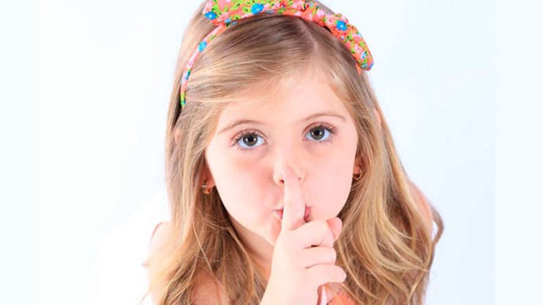 Protagonista de “Carinha de Anjo” é vítima de comentários pedófilos em rede social