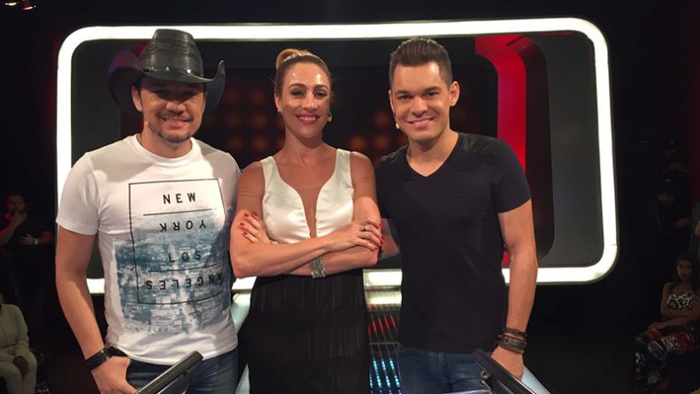 Cantor confunde Caio Castro com ex-ditador cubano no “Mega Senha”
