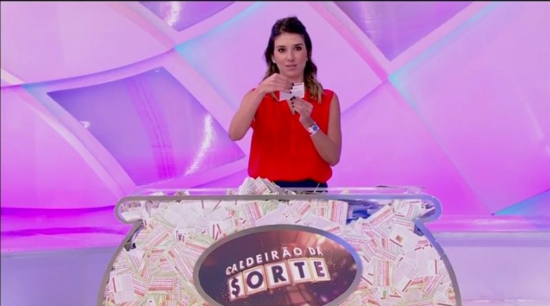 Rebeca Abravanel se perde durante apresentação de programa e Silvio Santos dá “bronca” no ar