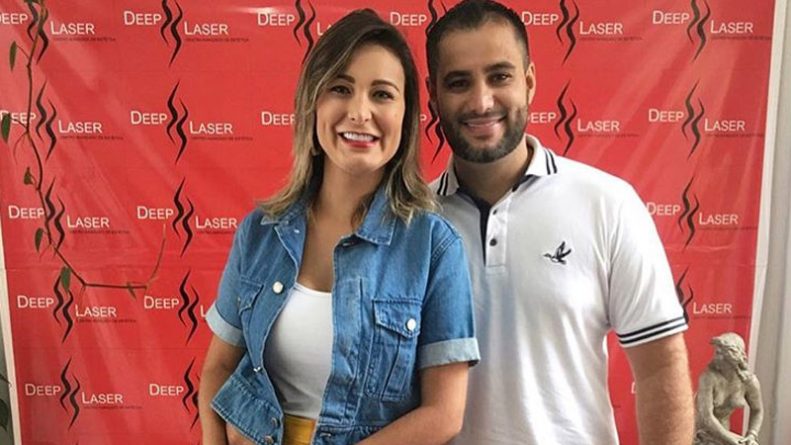 Agora ungida, Andressa Urach remove cinco tatuagens