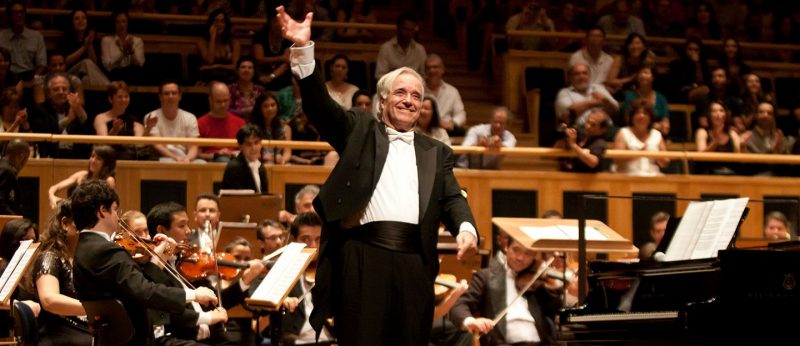 Maestro João Carlos Martins recebe alta de hospital após embolia pulmonar